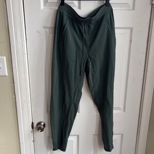 lululemon athletica women’s license to train joggers size 8
